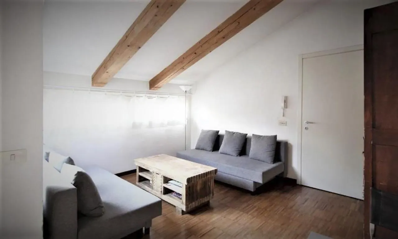 Dhomes - Apartments And Rooms Milan Italy